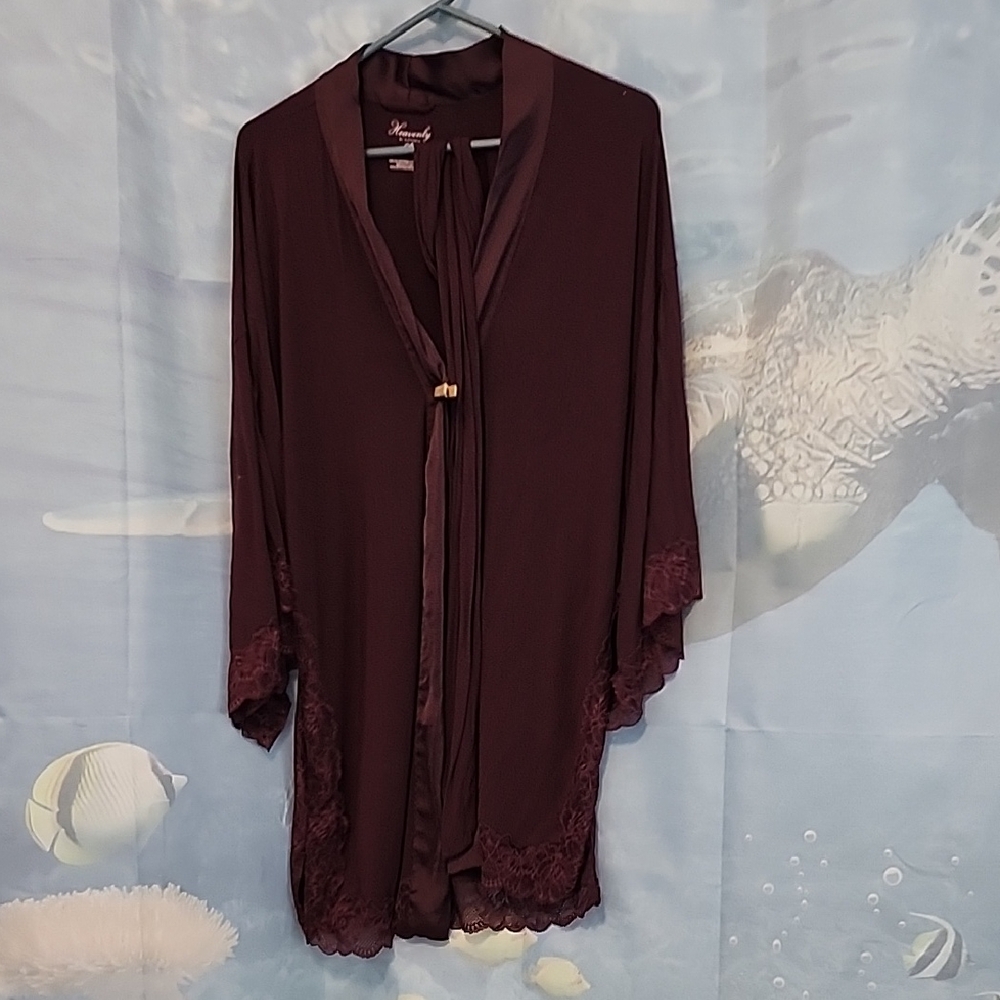 Elegant Women's Lace Trim Robe - Purple